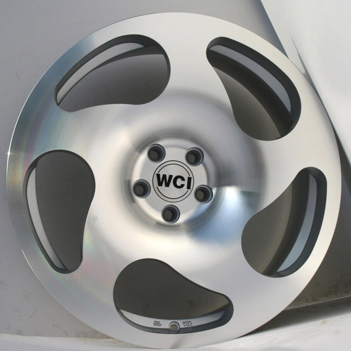 NEW 18" WCI CC10 CONCAVE ALLOY WHEELS IN HYPER SILVER WITH FULL POLISHED FACE